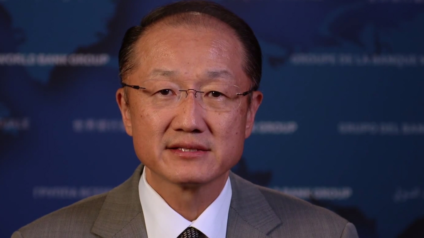 Jim Yong Kim se refiere a la mutilación genital femenina y al matrimonio infantil