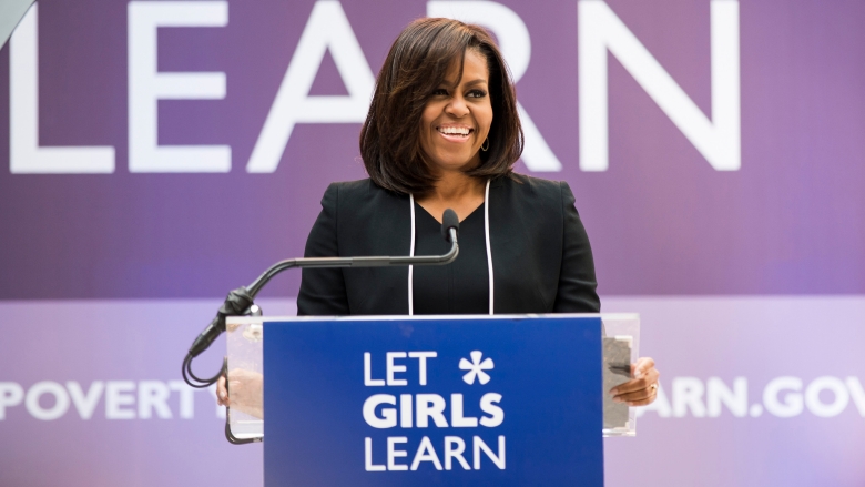 Michelle Obama apoya inversión de USD 2500 millones en la educación de las niñas